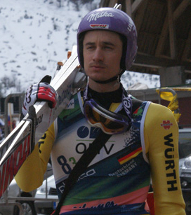 Рекорд дальности полета на лыжах