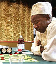 385 партий в шашки одновременно