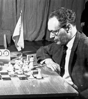 Ботвинник вернул себе шахматную корону