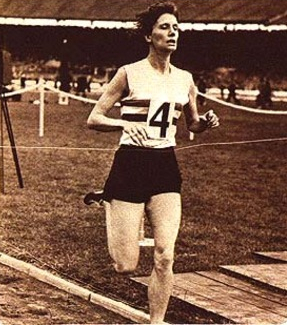 Женская миля быстрее 5 минут