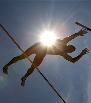 Первый рекорд советских шестовиков