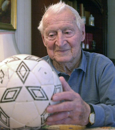 Первый хет-трик мундиалей