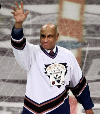 Первый темнокожий игрок в НХЛ