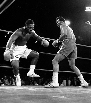 Формен отнял титул у Фрезера