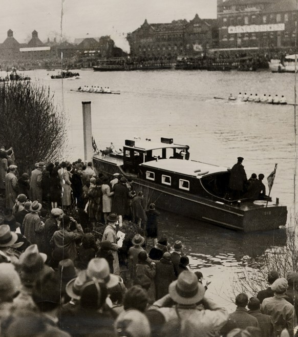 Лодки Кембриджа и Оксфорда утонули