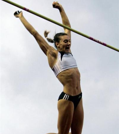 5 метров от Исинбаевой