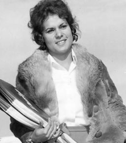 Гулагонг-Коули Ивонн