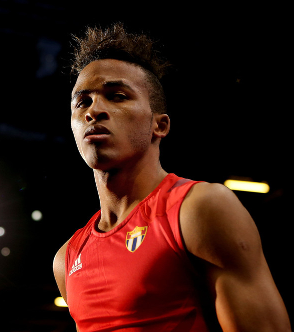 Альварес Ласаро