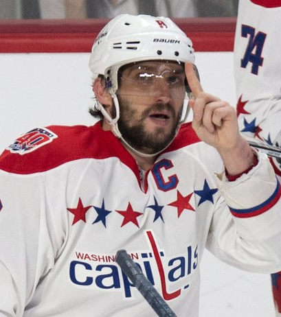 Овечкин в первой тройке