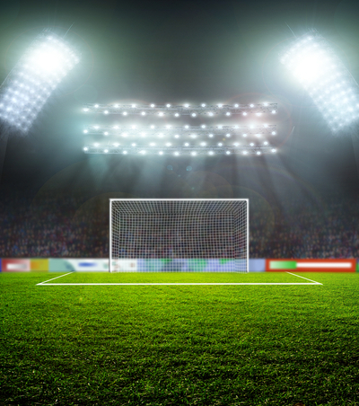 Первый матч при прожекторах