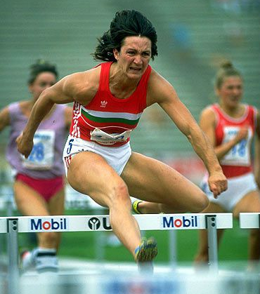 100 метров с барьерами за 12,21 сек