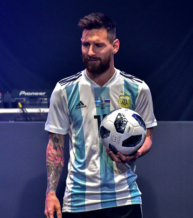 Месси презентовал мяч ЧМ-2018