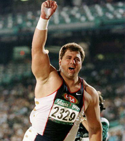 Странный рекорд в толкании ядра