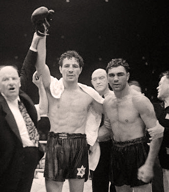 Политический бой на ринге